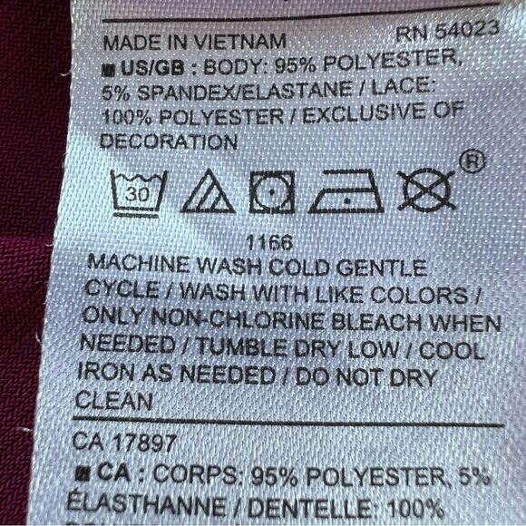 Banana Republic Sleeveless Berry Red Lace Trim Blouse Size M - Picture 7 of 10